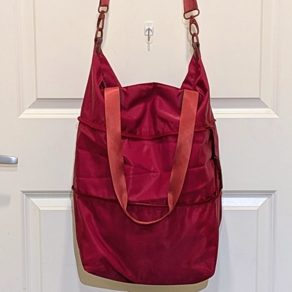 GUC FWD Forward With Design Maroon Expandable Tote Bag - Picture 8 of 12